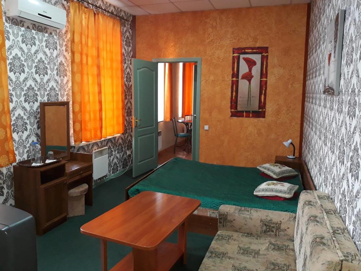 Eurolux Hotel Poltava Esterno foto